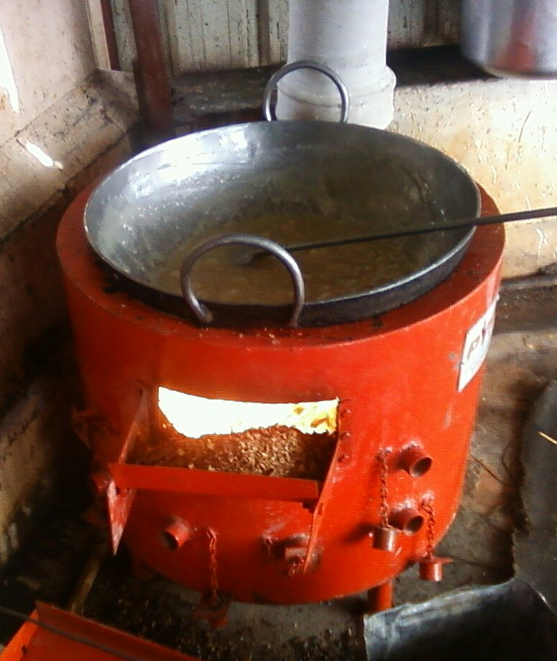 Loose biomass fired stove for commercial cooking(2014)Phase I